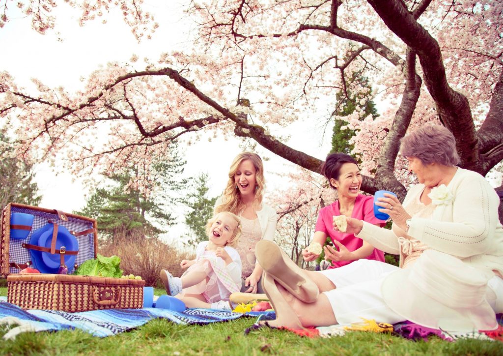 Elderly Woman Having a Picnic with Daughter, Granddaughter & from Caregiver NND
